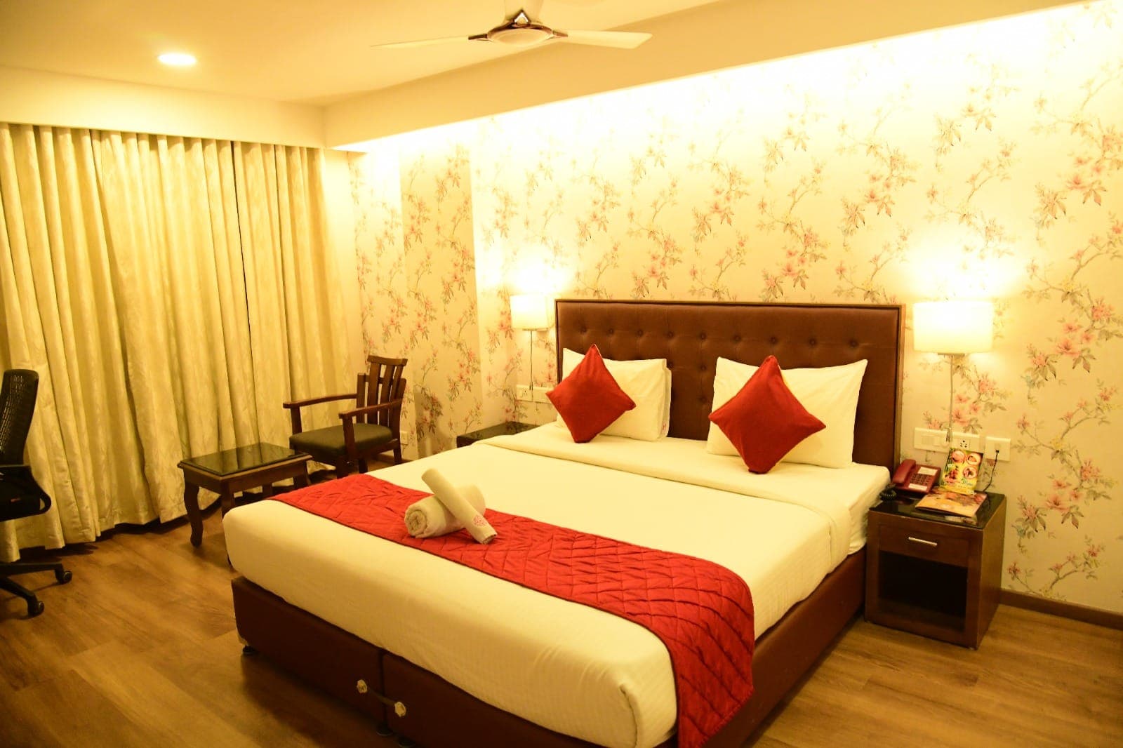 Super Deluxe room at Thechi Hotel, Hosur